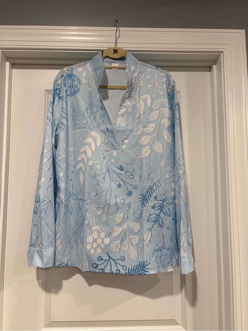 Light Blue Floral V-Neck Long-Sleeve Women's Top